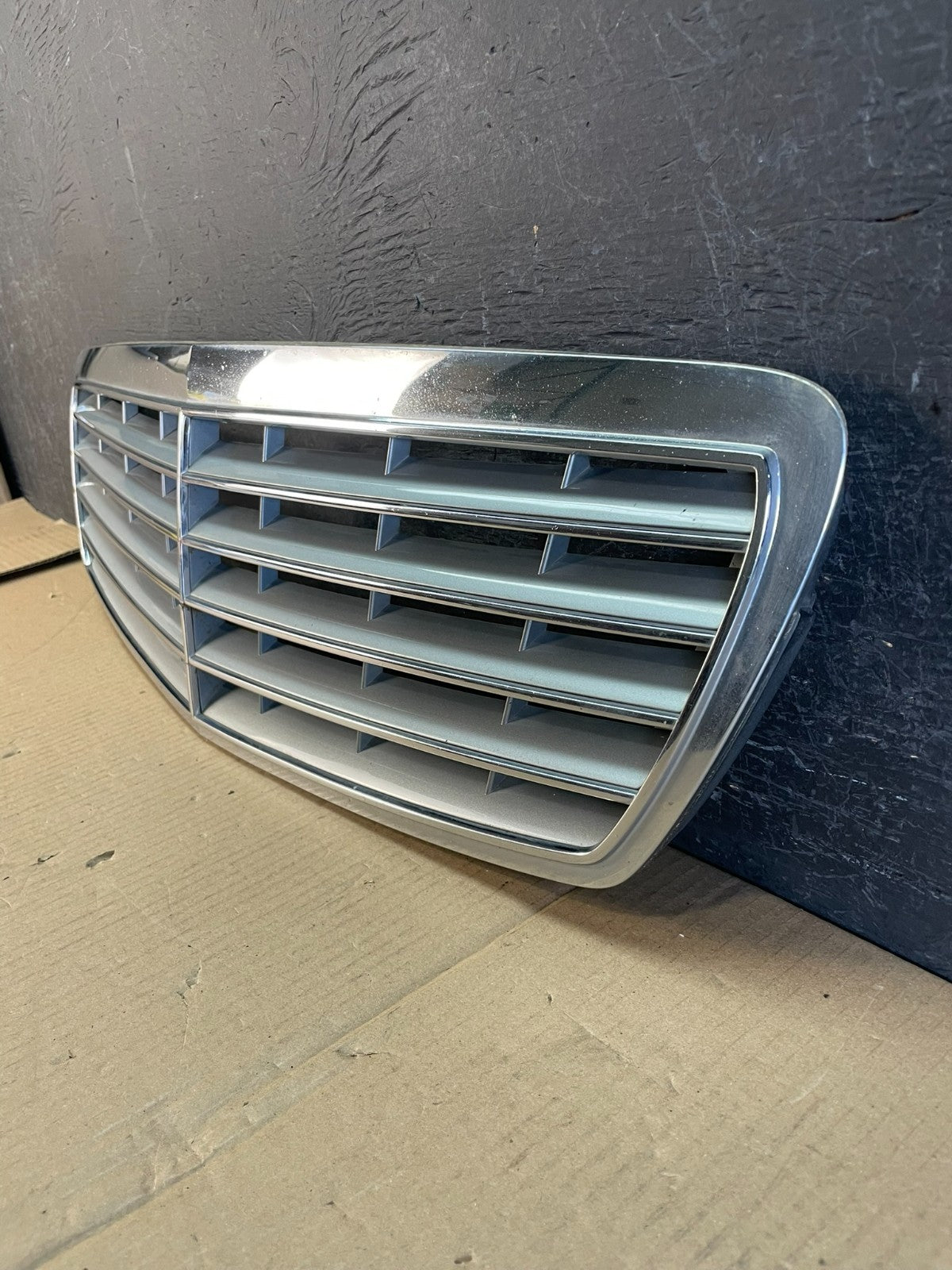 2003 to 2006 Mercedes Benz E-Class Front Upper Grill Grille AE3703 DG1