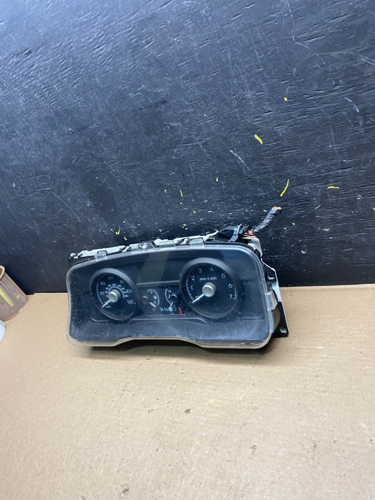 2009 to 2010 Mercury Marquis Speedometer Cluster Gauge Oem s6398 DG1