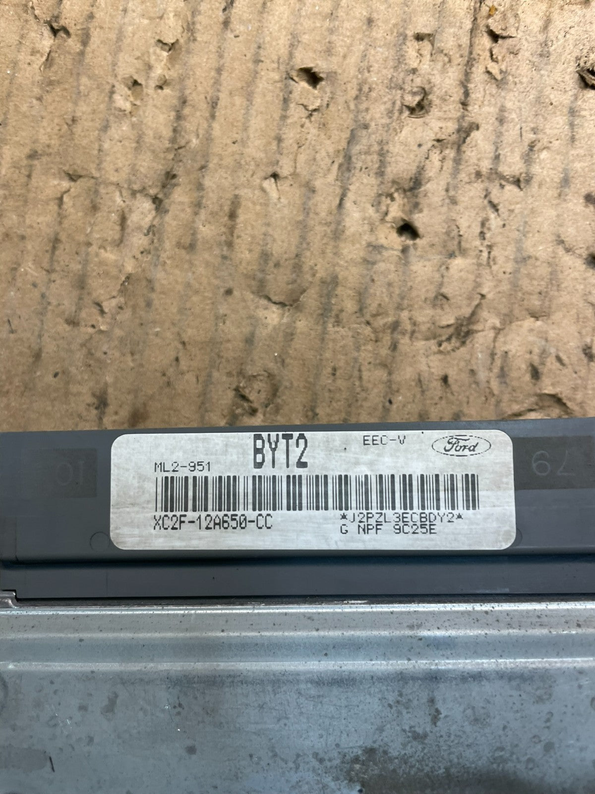 1999 Ford E350 Van 4.2L Engine Control Module xc2f-12a650-cc u9352 DG3
