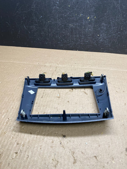 2010 to 2012 Ford Transit Connect Dash Radio Bezel ac6596 DG5