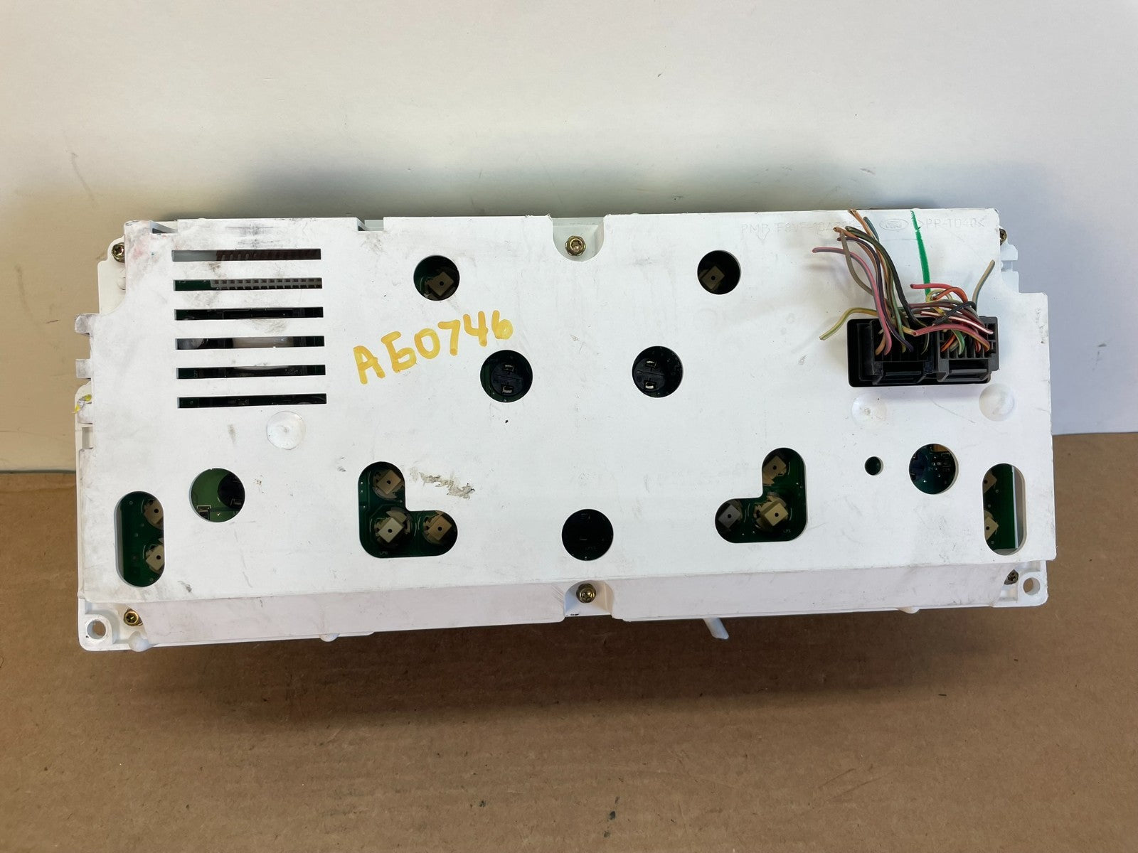 2000 to 2001 Lincoln Town Car Speedometer Gauge Cluster AG0746 DG6