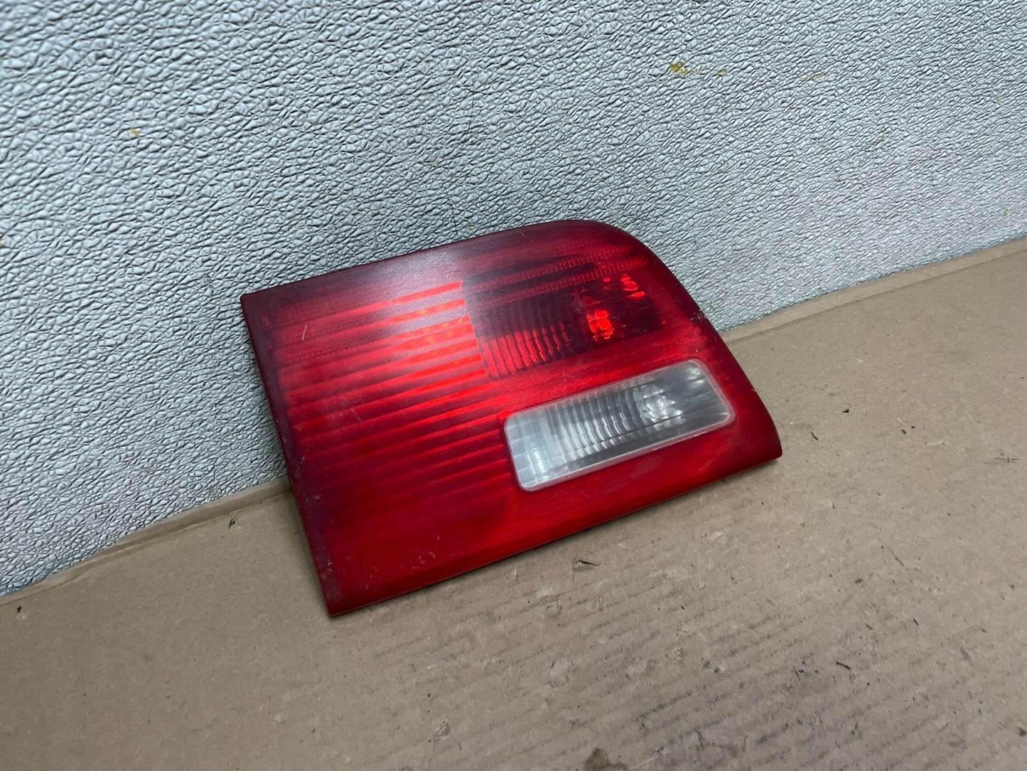 2004-2006 BMW X5 Right Passenger RH Side Inner Tail Light Oem AA9980 LK2
