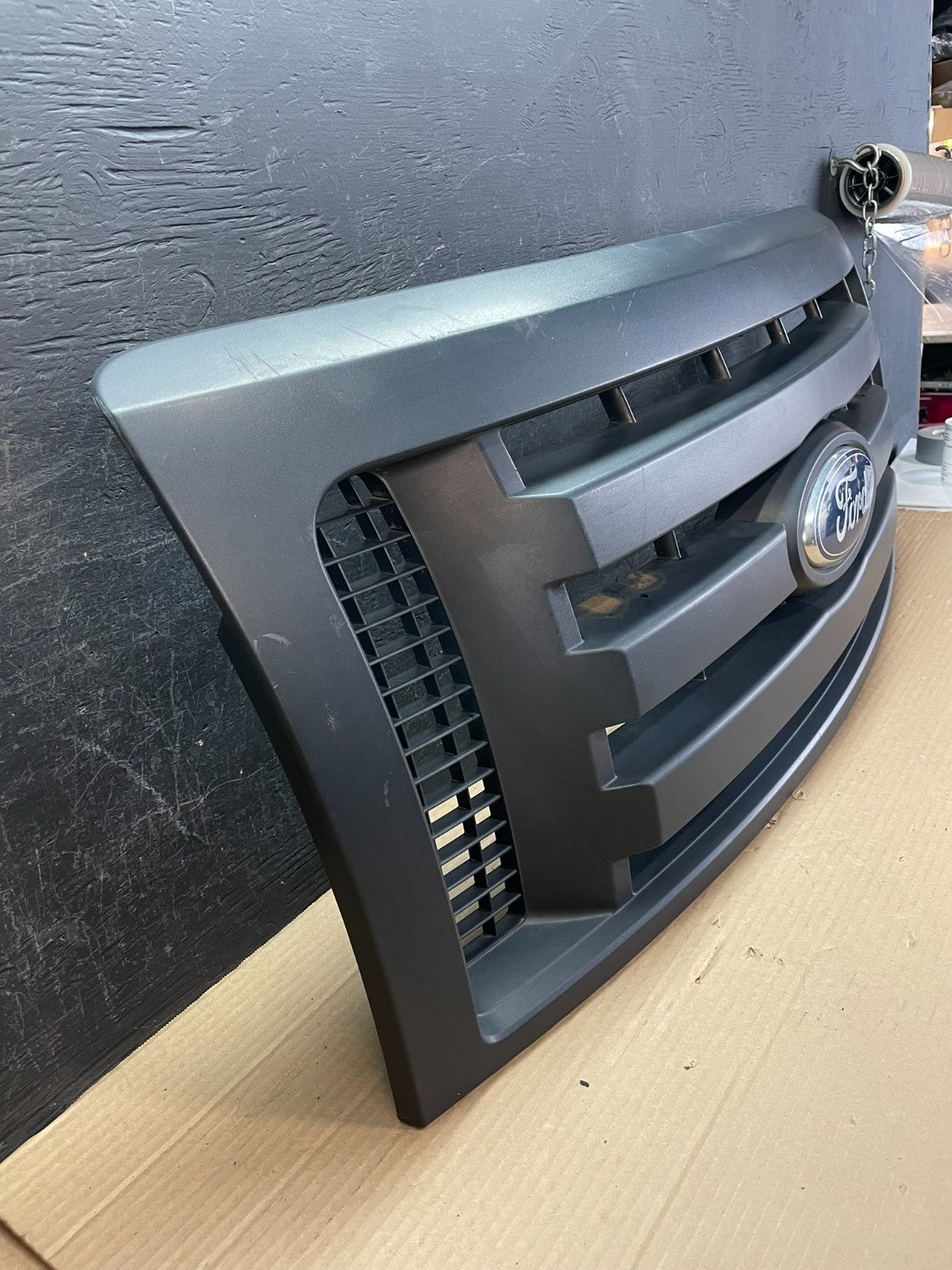 2009 to 2012 Ford F150 Front Upper Grill Grille Chrome ae8731 DG2