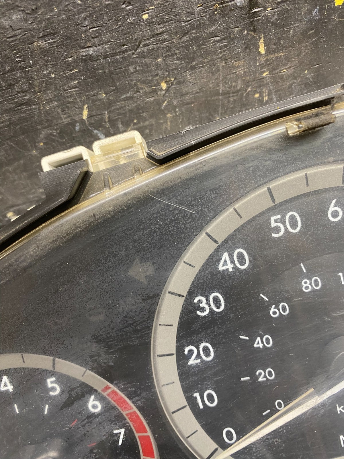 2004 2005 Toyota Sienna Speedometer Cluster Gauge U5570 DG2