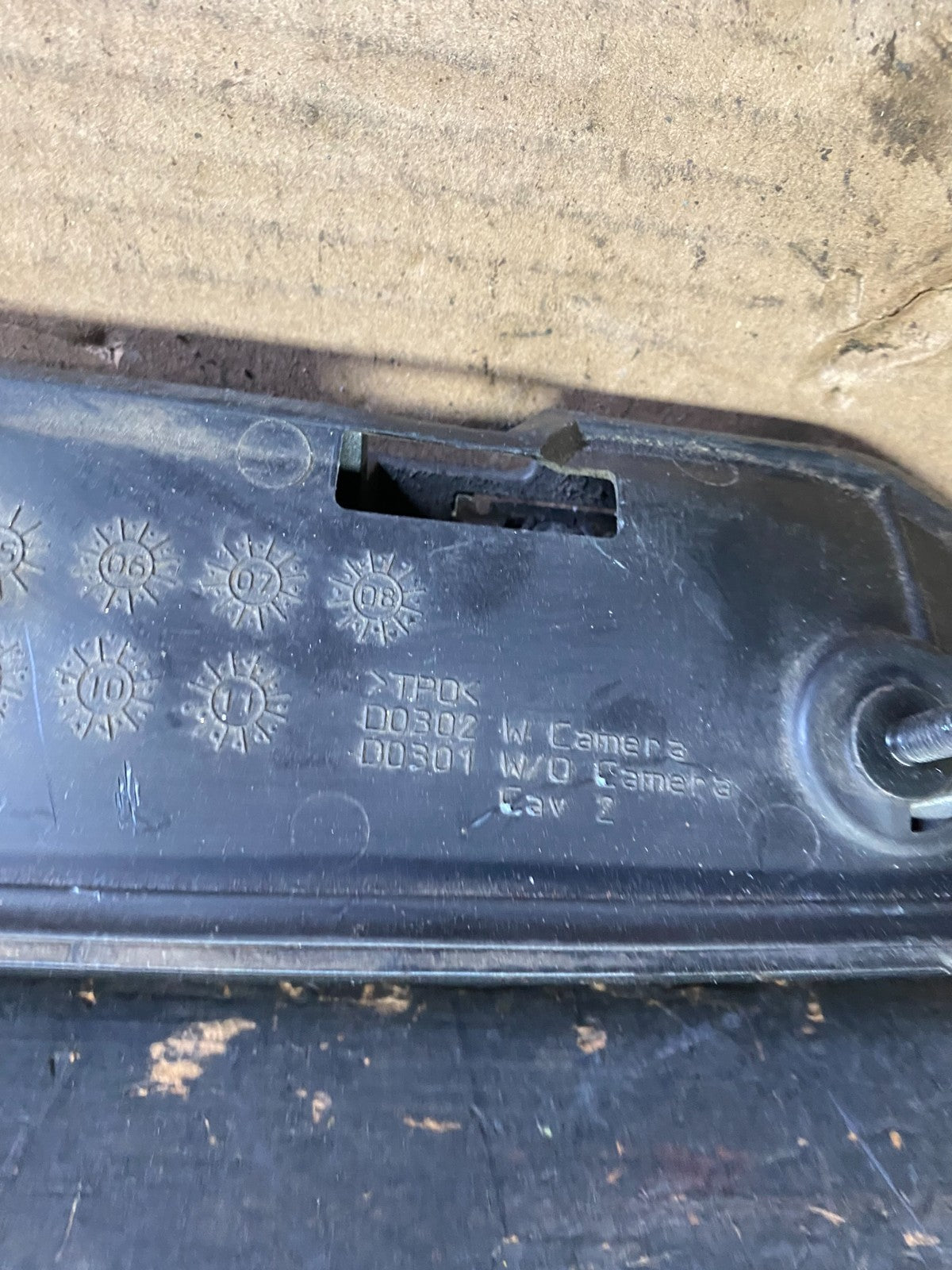 2008-2012 Buick Enclave Trunk Lid Finish Panel Moulding w/ Camera OEM S5844 DG11