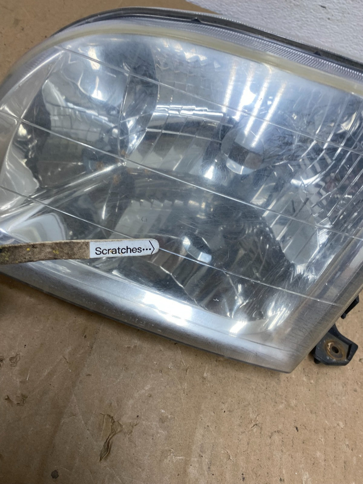 2000 - 2004 Toyota Tundra Left Driver LH Side Halogen Headlight AC5793 DW3