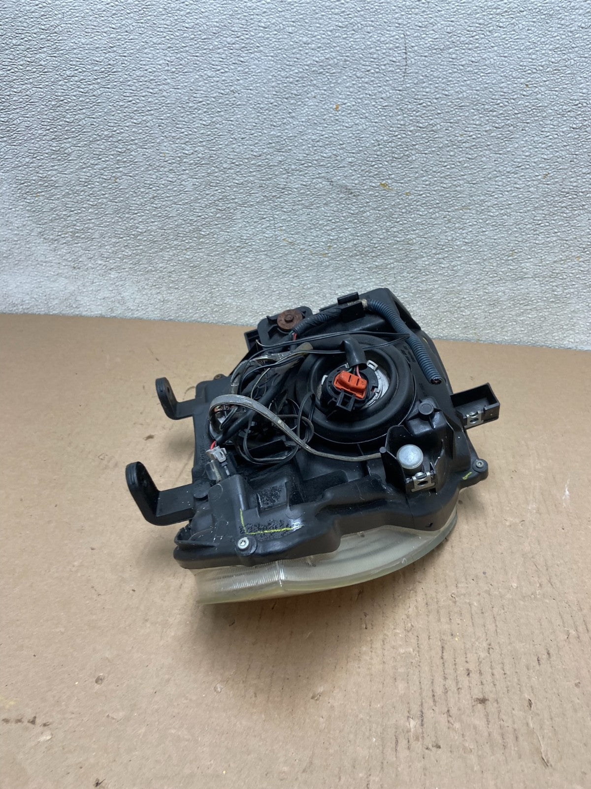 2005-2007 Nissan Pathfinder Halogen Headlight Left Driver LH AB5942 DW7