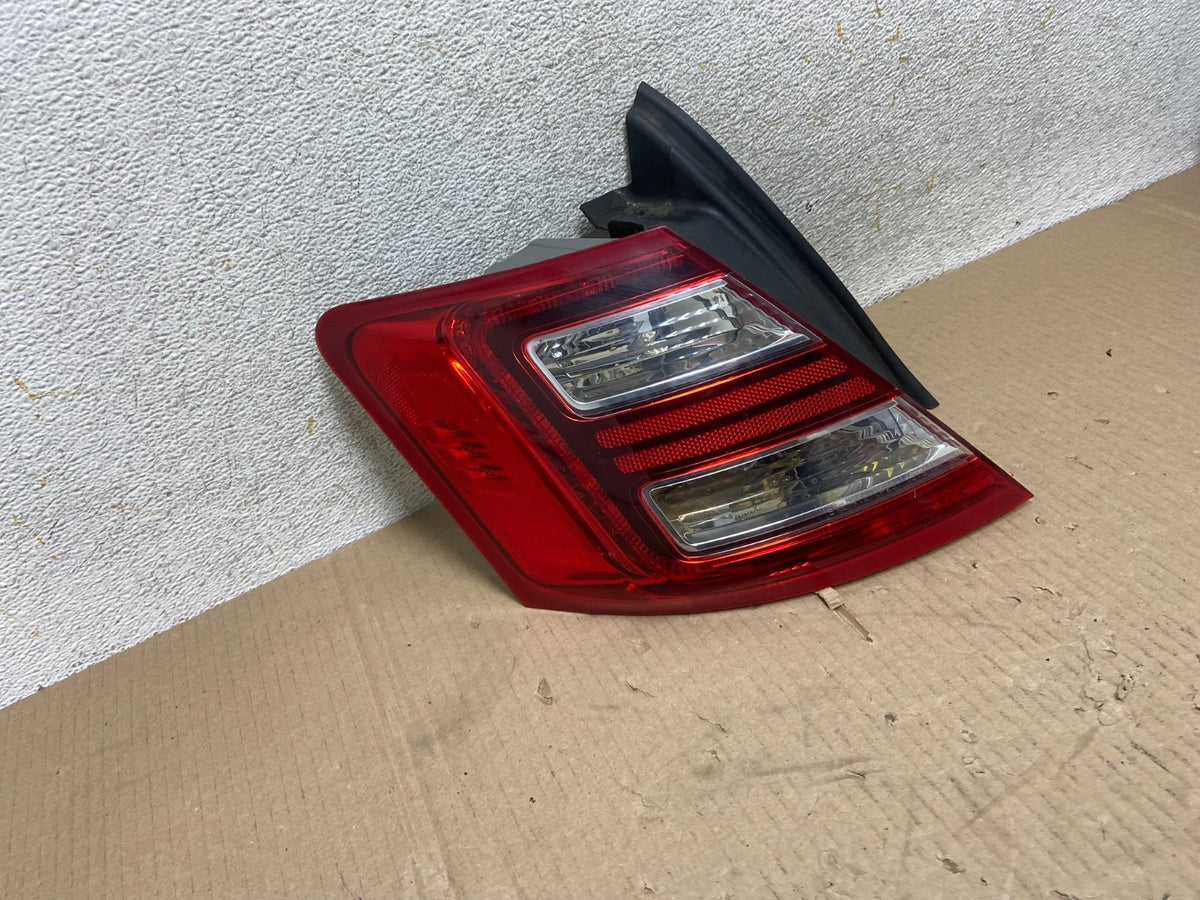2013-2019 Ford Taurus LED Left Driver LH Side Tail Light AI9546 LK2