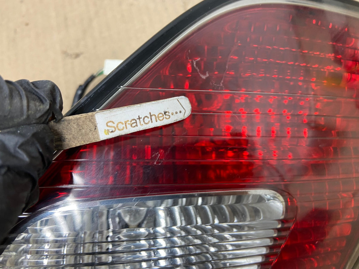 2002 2003 2004 Lexus Es300 Es330 Right Passenger Inner Tail Light AH6917 LK3