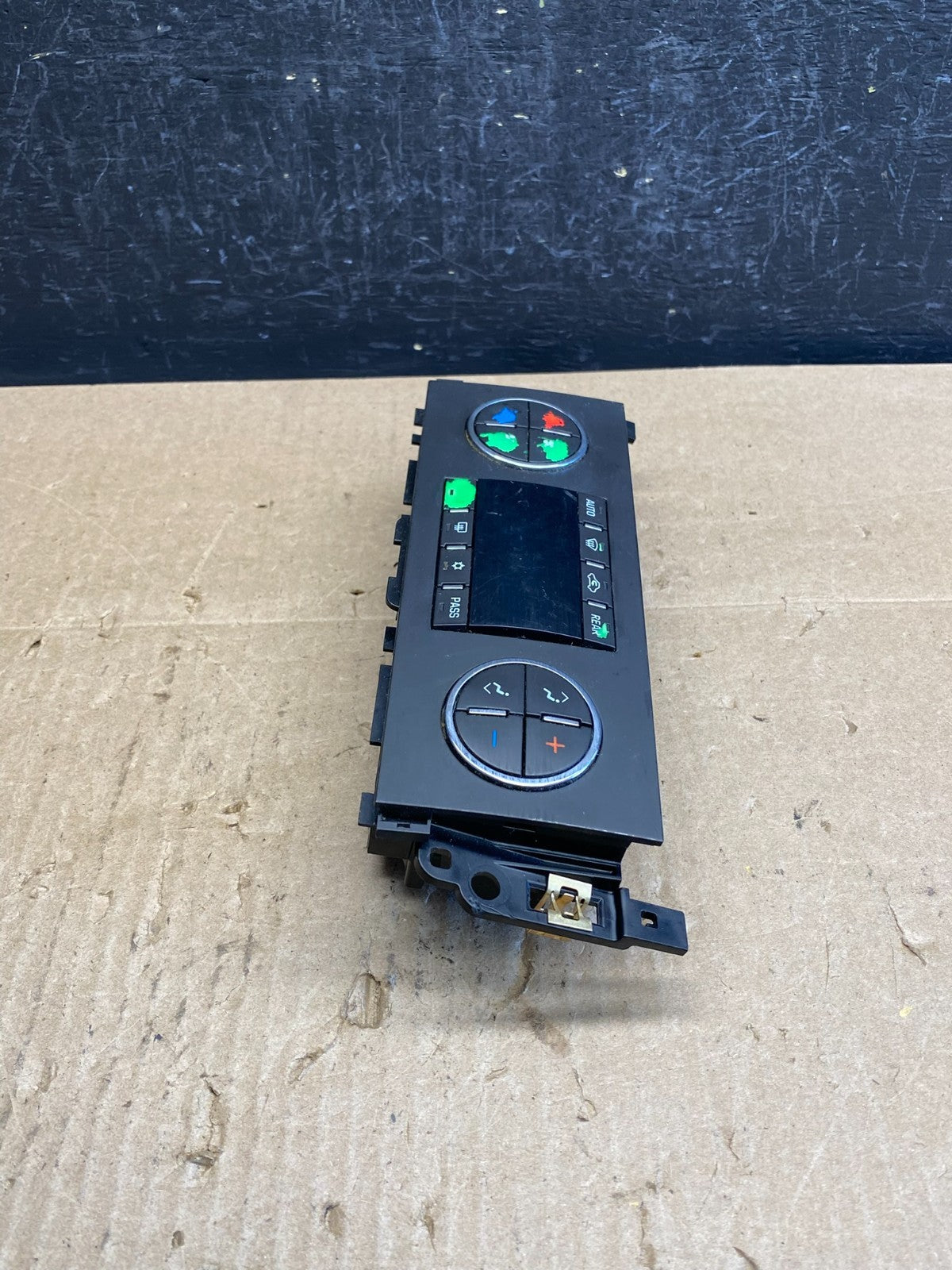 2007-2011 GMC Yukon Tahoe Automatic Climate Temperature Temp Control AC6713 DG1