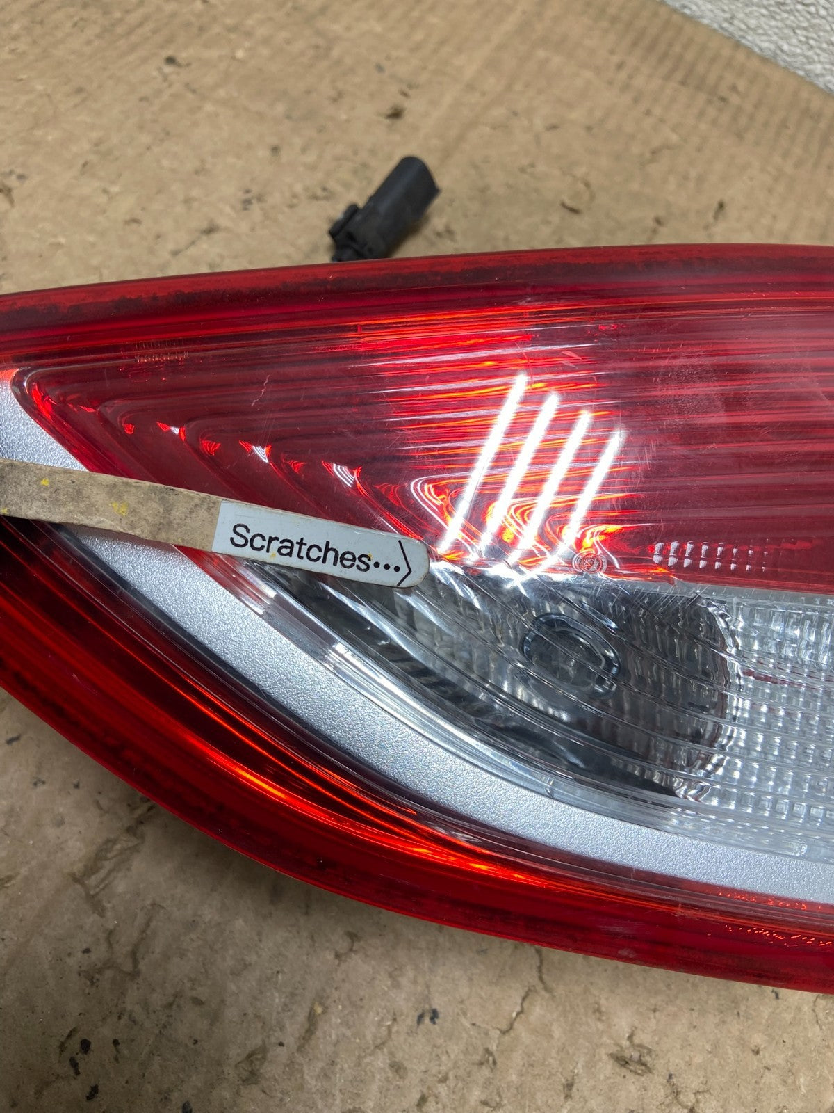 2013 to 2016 Ford Escape Right Passenger RH Side Inner Tail Light OEM AA8211 LK4