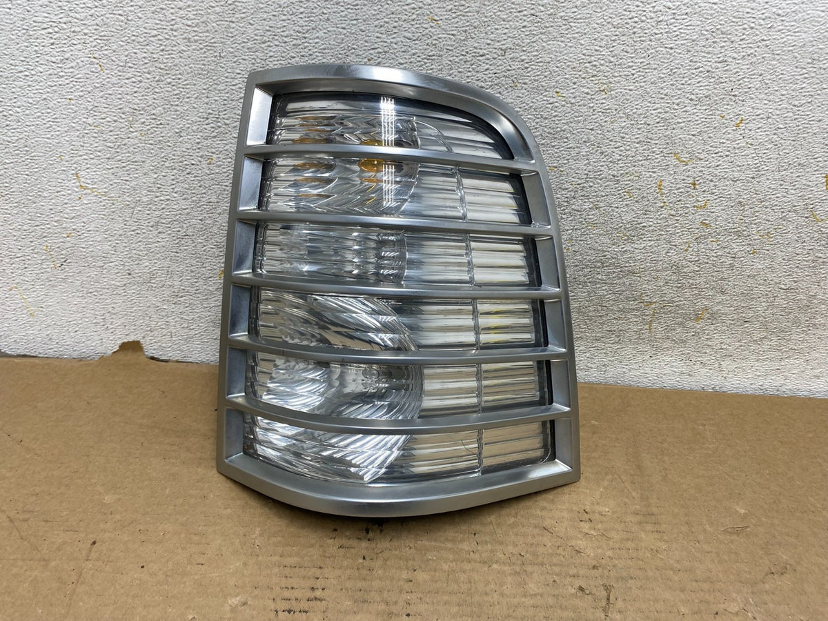 2006 - 2010 Mercury Mountaineer Right Passenger RH Side Tail Light AH8103 DW0