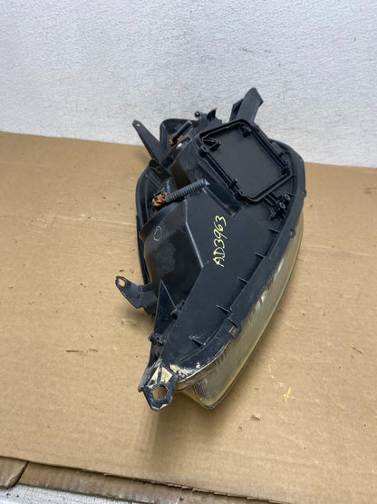 2004-2005 Toyota Sienna Right Passenger Halogen Headlight AD3963 DW9