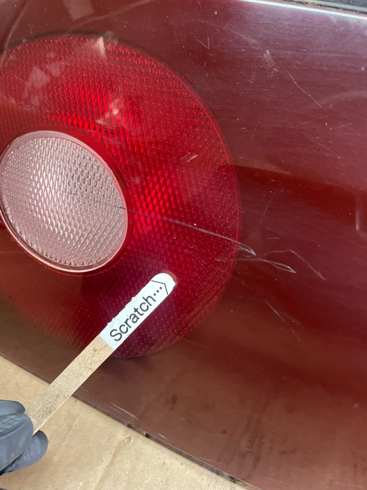 2000-2004 Chevrolet Impala Rear Trunk Center Finish Panel Tail Light Z5901 DG3