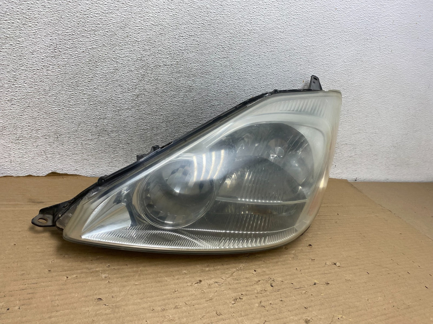 2004-2005 Toyota Sienna Left Driver LH Side Xenon Headlight AG8203 DW1