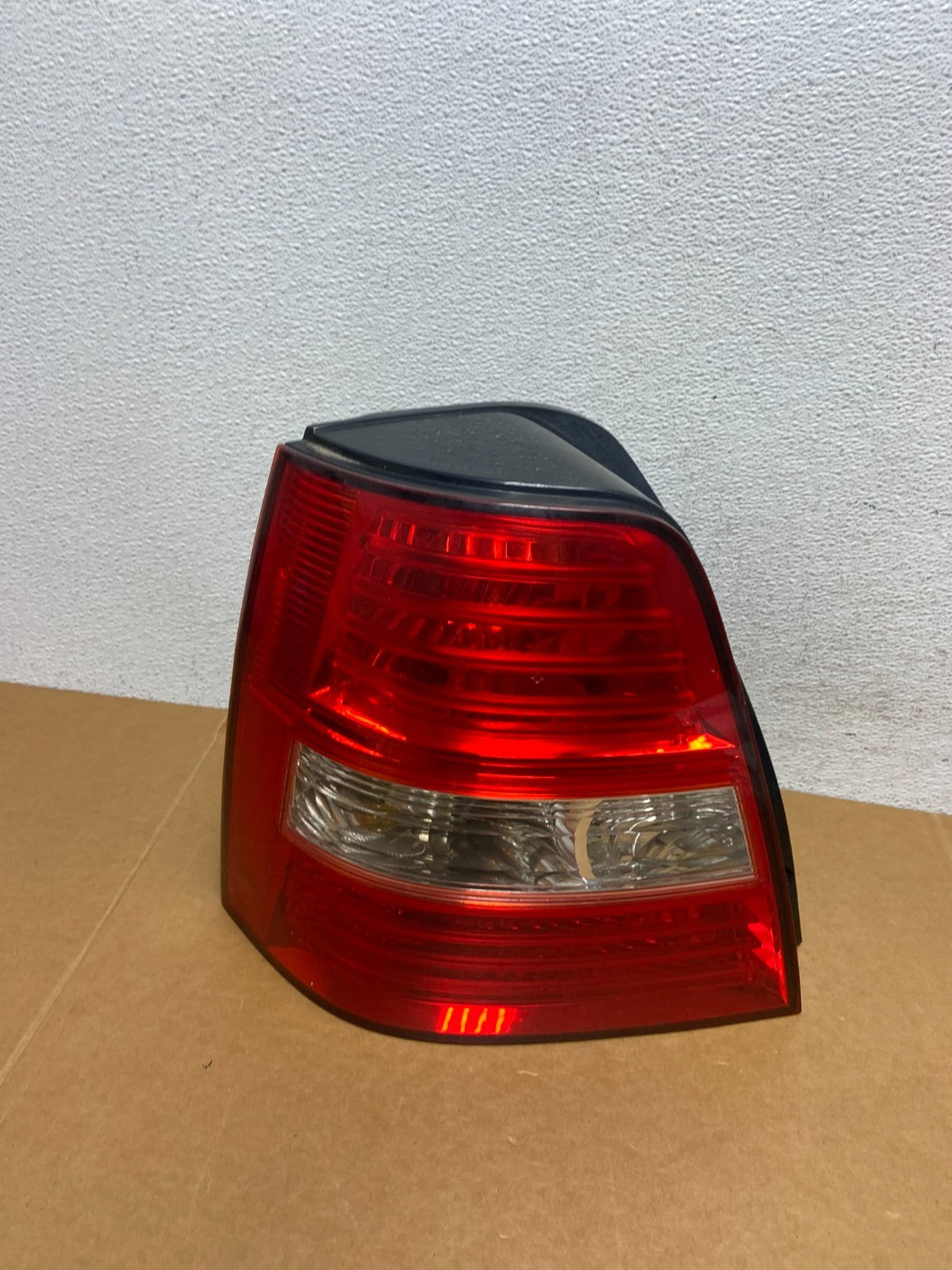 2007 2008 2009 Kia Sorento Left Driver LH Side Tail Light AD8884 DW0