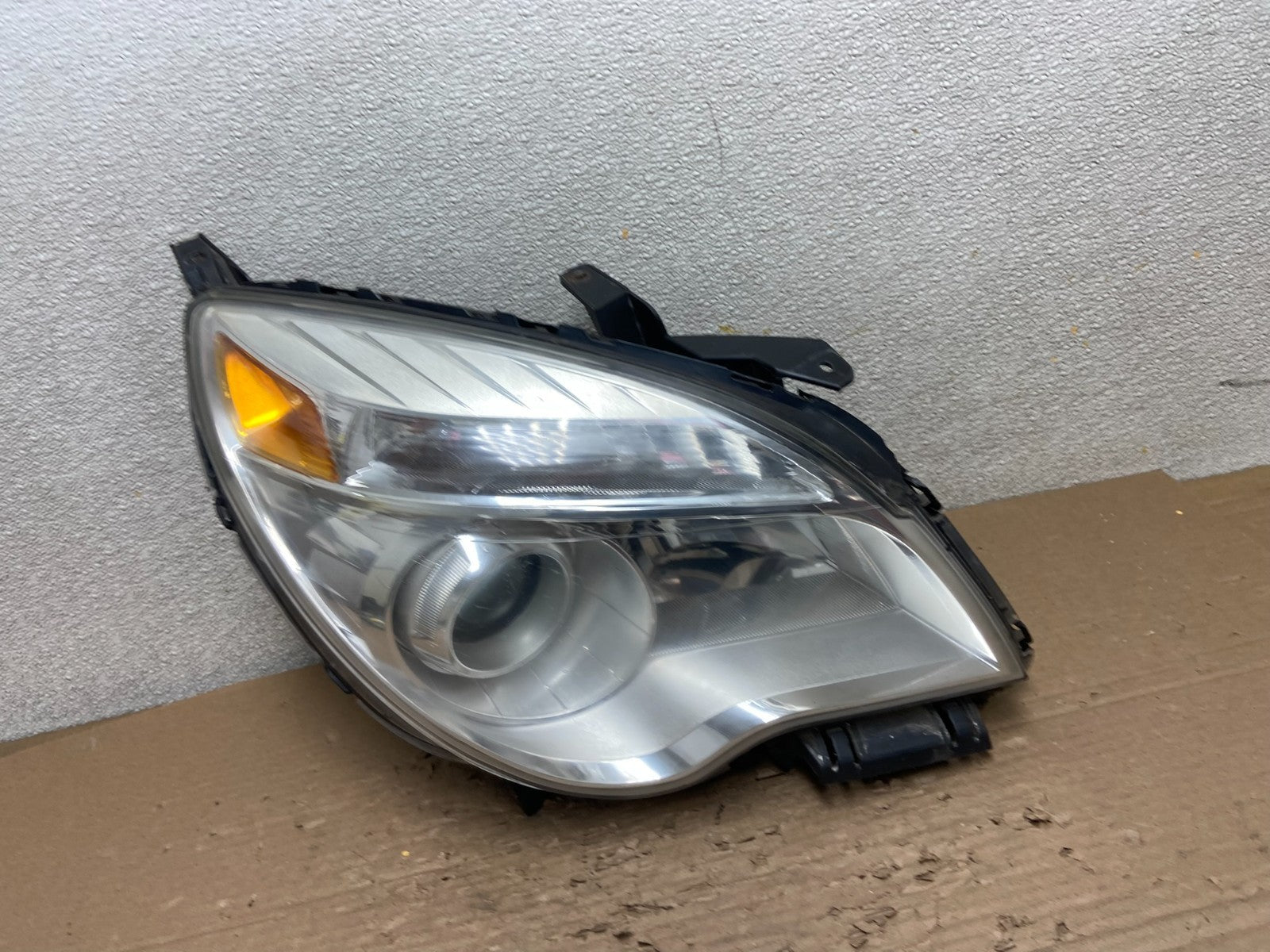 2010-2015 Chevrolet Equinox Right Passenger Halogen Projector Headlight AB16470
