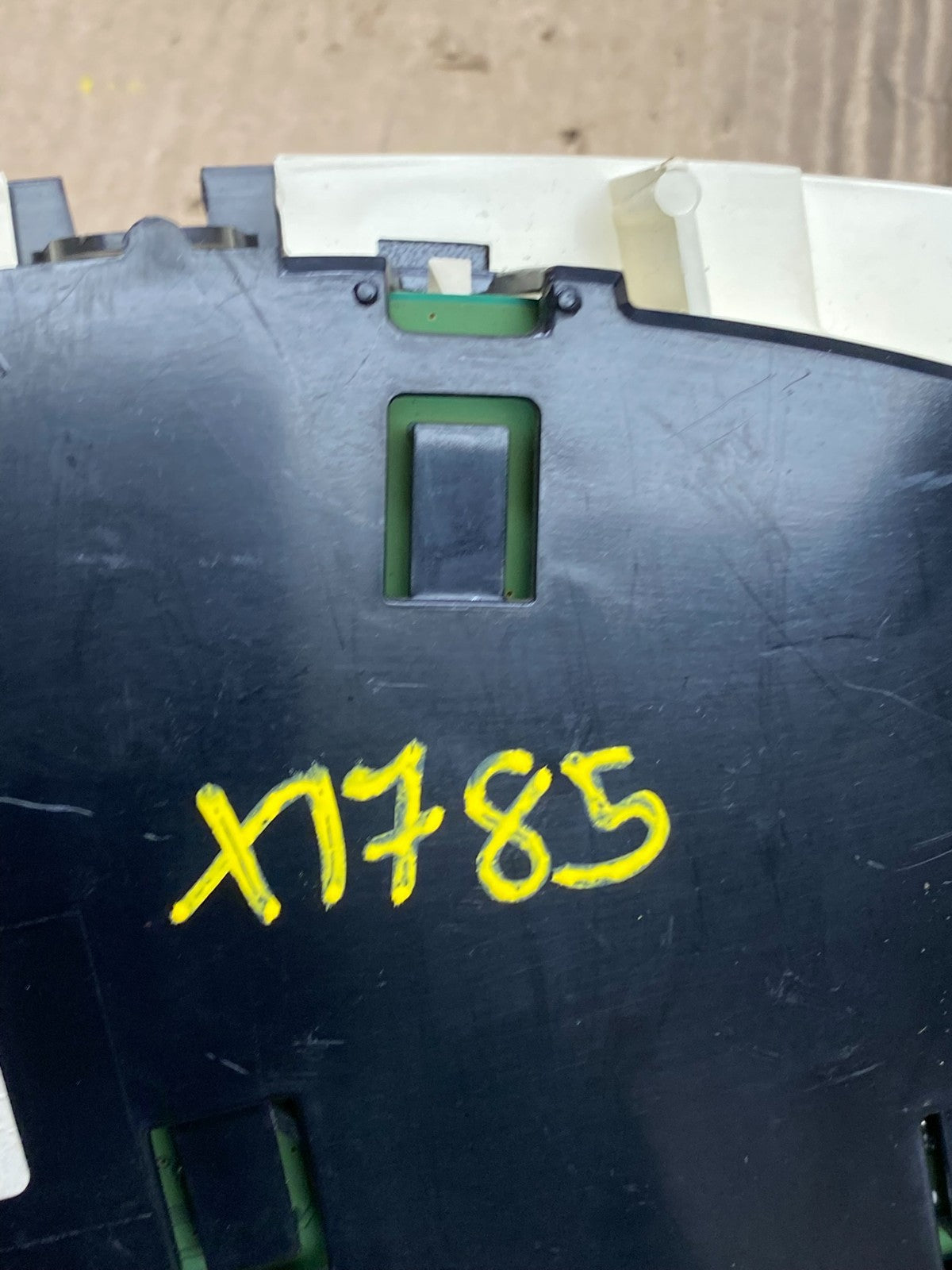 2004 to 2007 Chevrolet Express Speedometer Cluster Gauge OEM  x1785 DG9