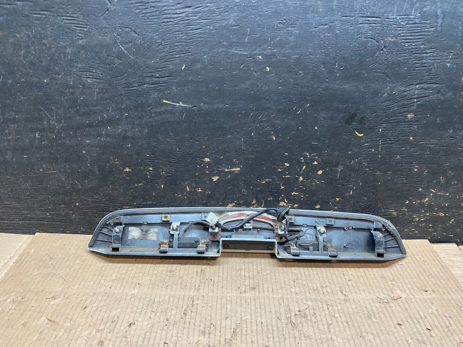 2007 to 2012 Hyundai Veracruz Tailgate Liftgate Handle Lower Molding W6196 DG7