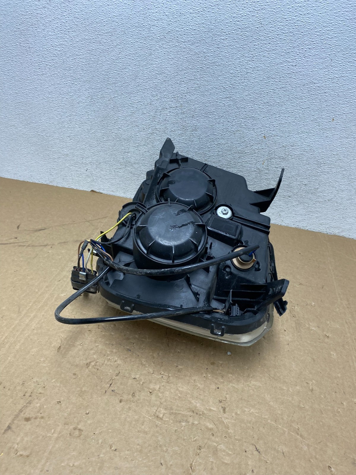 2010 to 2015 GMC Terrain Halogen Passenger Right Rh Side Headlight AG1117 DW7