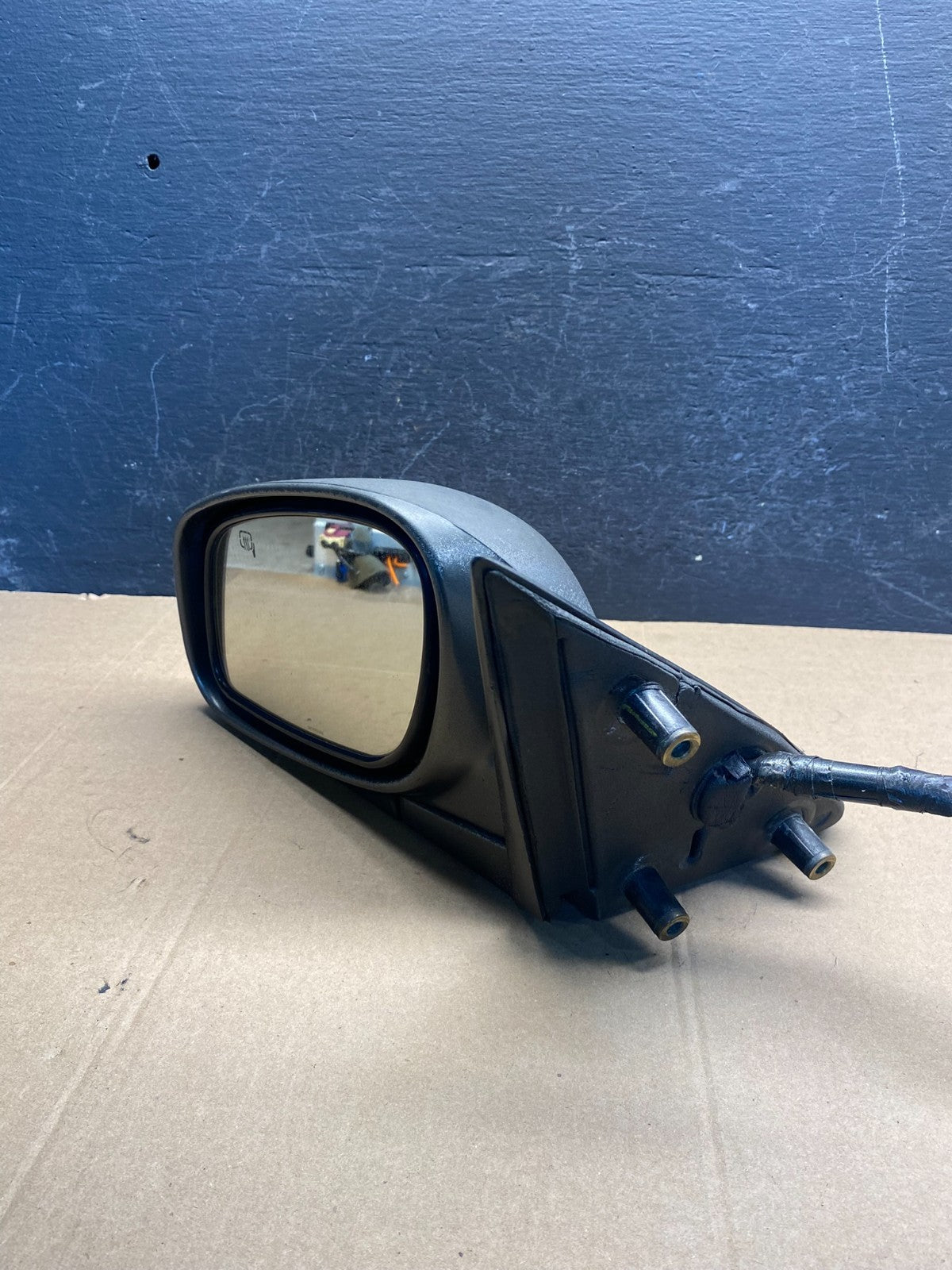2004 to 2011 Lincoln Town Car Left Driver LH View Heat Door Mirror AE7681 DW10