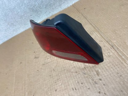 2001-2006 Dodge Stratus Left Driver LH Side Tail Light AI4574 DW1