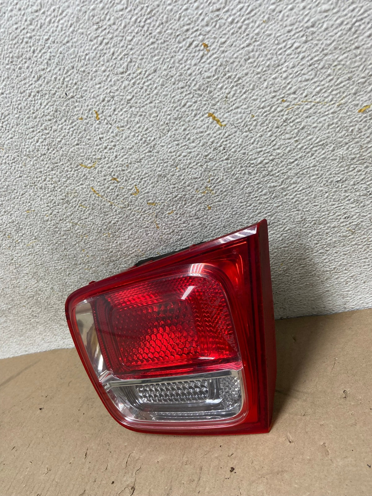 2013-2016 Chevrolet Malibu Right Passenger Rh Inner Tail Light AH6814 LK1