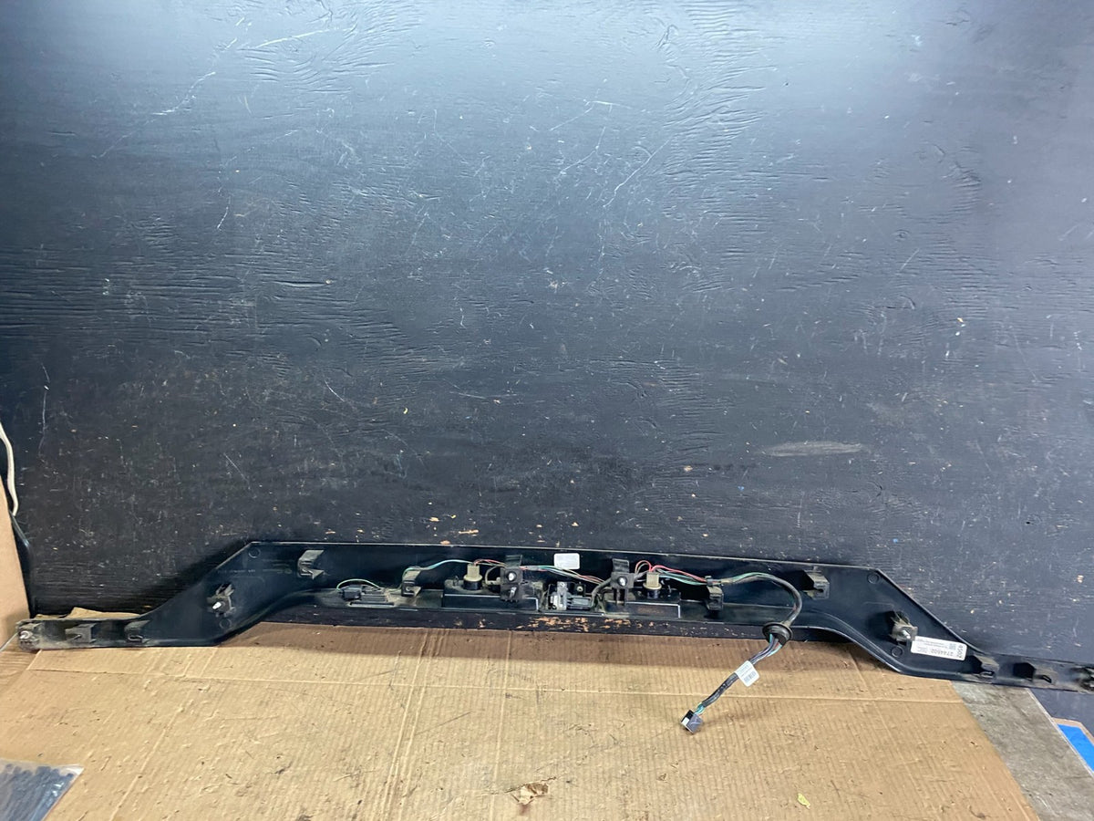 2015 - 2017 Lincoln Navigator Rear Hatch Trim Molding License Camera r7938 DG4