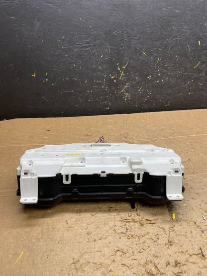 2006 Toyota Sienna Speedometer Cluster Gauge OEM X1388 DG4