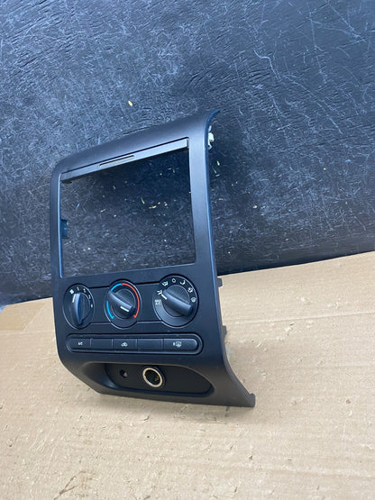 2004 to 2008 Ford F150 Radio Climate Dash Bezel Surround Black ag8476 DG1