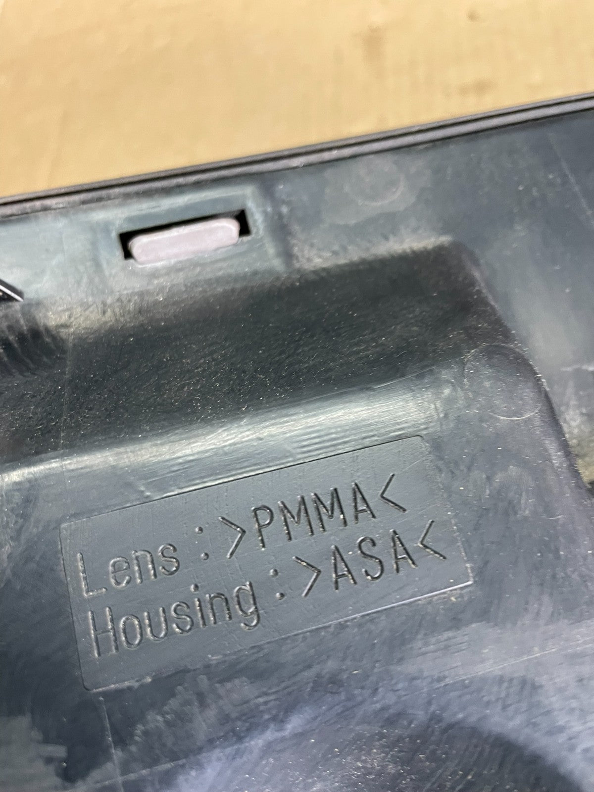 1995 1996 Toyota Camry Center Trunk Rear Tail Light OEM ab3147 DG11