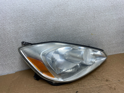 2004-2005 Toyota Sienna Right Passenger Halogen Headlight OEM Z1530 PS0