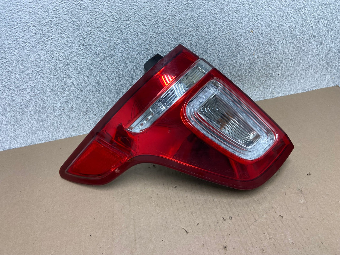 2011 2012 2013 2014 2015 Ford Explorer Left Driver LH Side Tail light AG6666 LK0