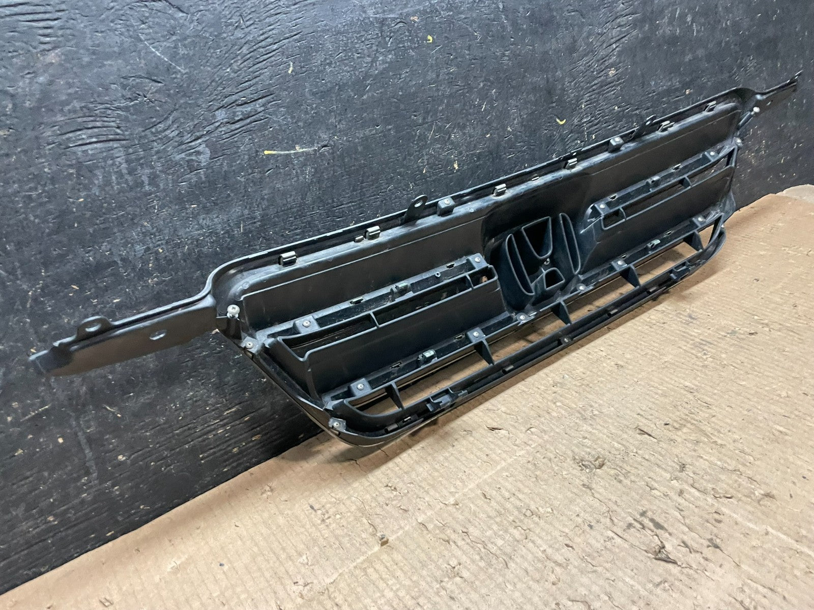 2002 to 2004 Honda CR-V CRV Front Upper Grille Grill Chrome Oem Y6643 DG5