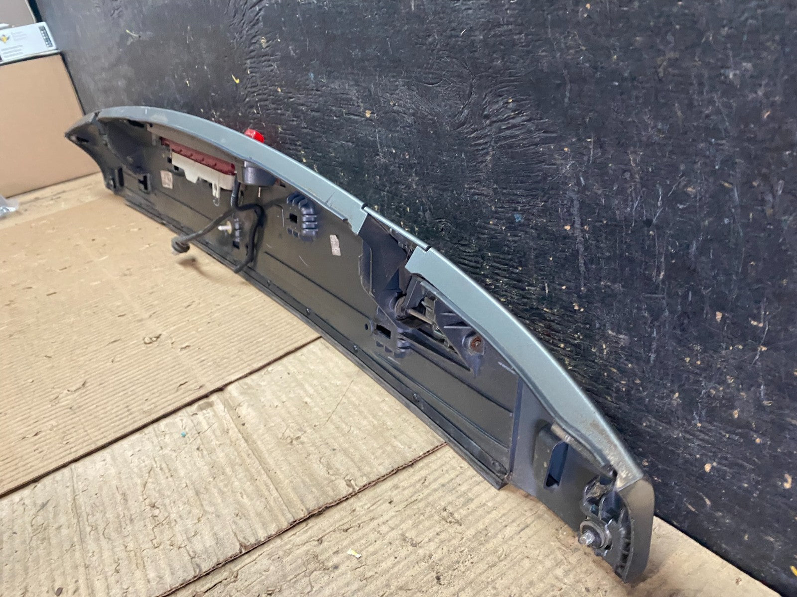 2009 to 2015 Honda Pilot Rear Trunk Spoiler Gate Oem W5861 DG11