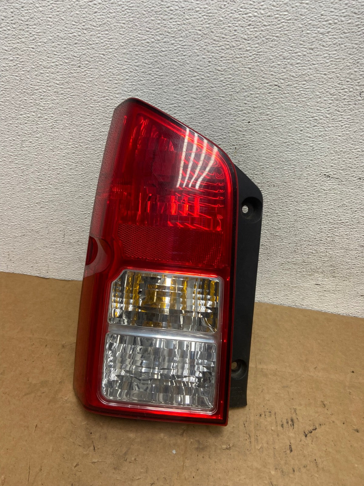 2005 to 2012 Nissan Pathfinder Tail light Left Driver Lh Side AD4971 LK0