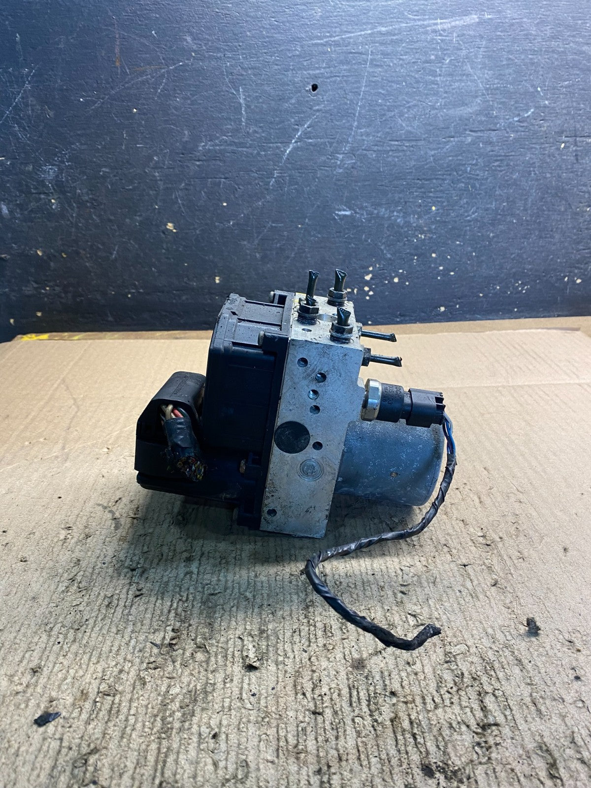 BMW 3 Series 325i 330i ABS Brake Pump Control 34516755243 Z2468 PS4