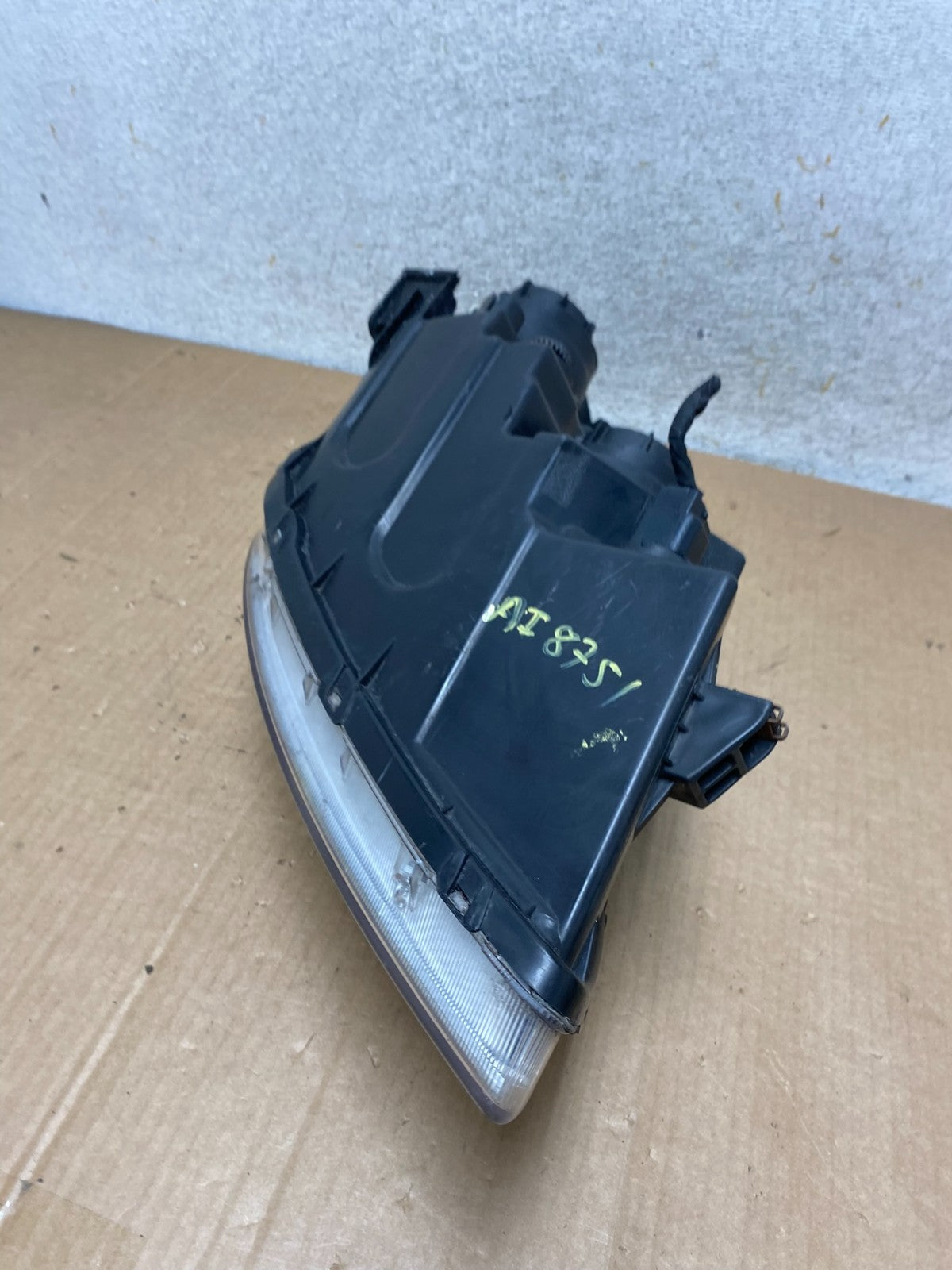 2010 to 2012 Hyundai Elantra Touring Left Driver Headlight Halogen AI8751 DW6