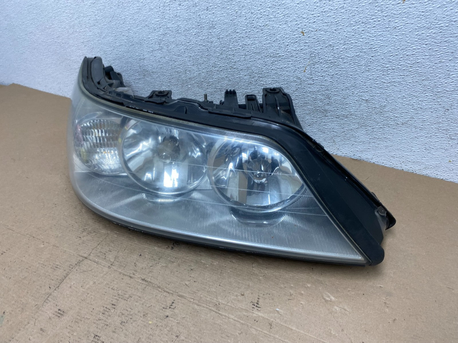 2005 to 2011 Lincoln Town Car Right Passenger Rh Side Headlight AF4721 DW1