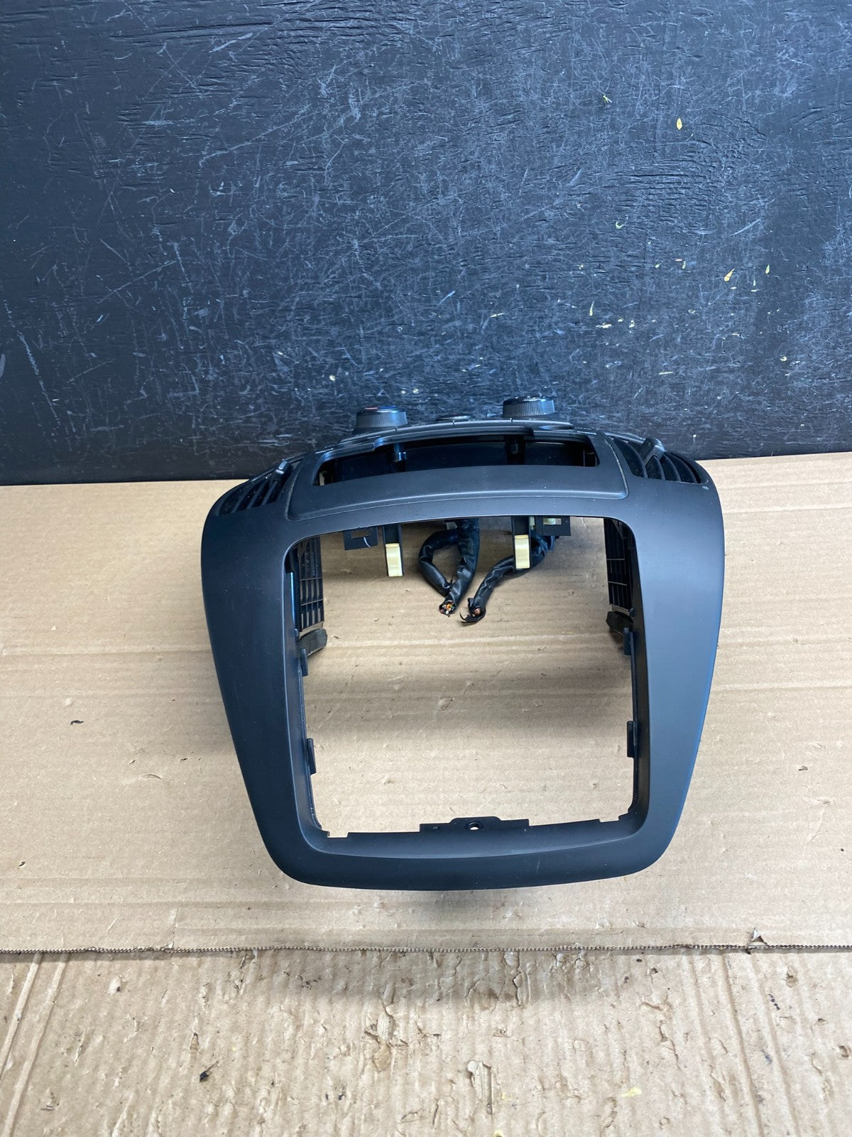 2009-2012 Hyundai Elantra Touring Wagon Front Radio Climate Control Bezel AG00944