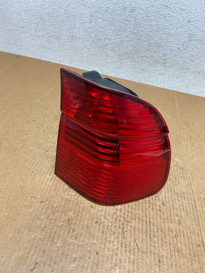 2001 2003 BMW 5 Series E39 Wagon Right Passenger RH Side Tail Light Oe AE1193 DG0