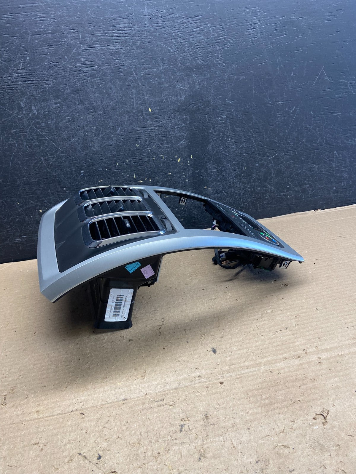 2007 - 2012 GMC Acadia A/C Heater Climate Control Radio Panel Bezel OE AH5442 DG1