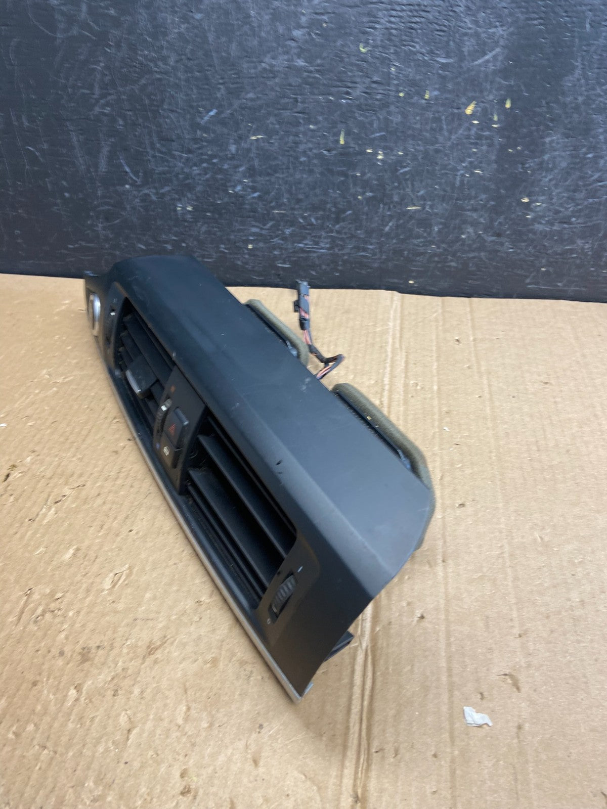 2011- 2017 BMW X3 F25 Center Dash Trim Molding w/ Air Vents AE3950 DG5