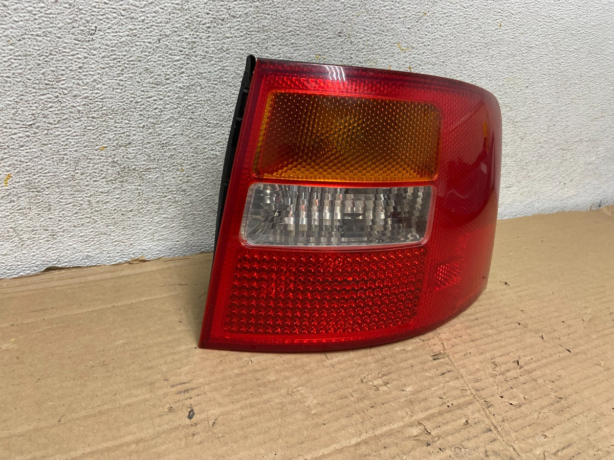 1999-2001 Audi A6 Wagon Right Passenger Rh Side Tail Light ah2357 DG1