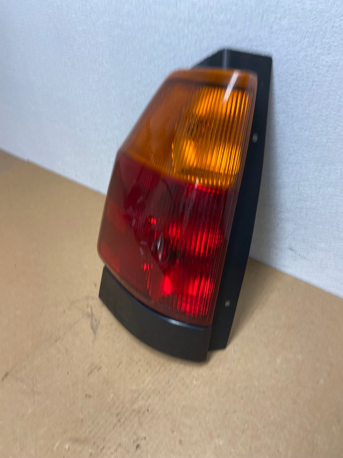 2002 to 2009 Gmc Envoy Left Driver Lh Side Tail Light AC1768 LK1