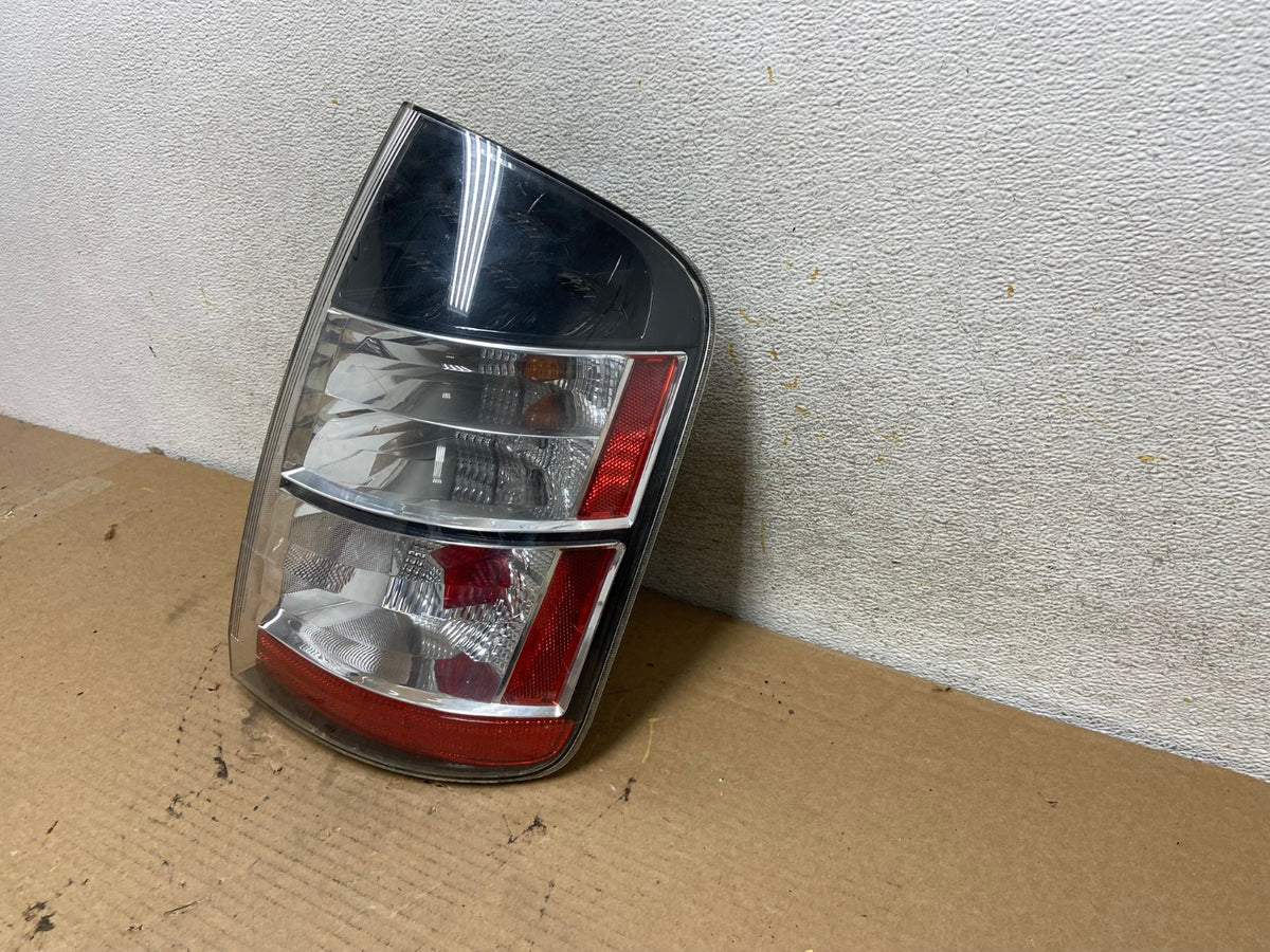 2004 - 2005 Toyota Prius Right Passenger Side Rh Tail Light AH4281 LK2