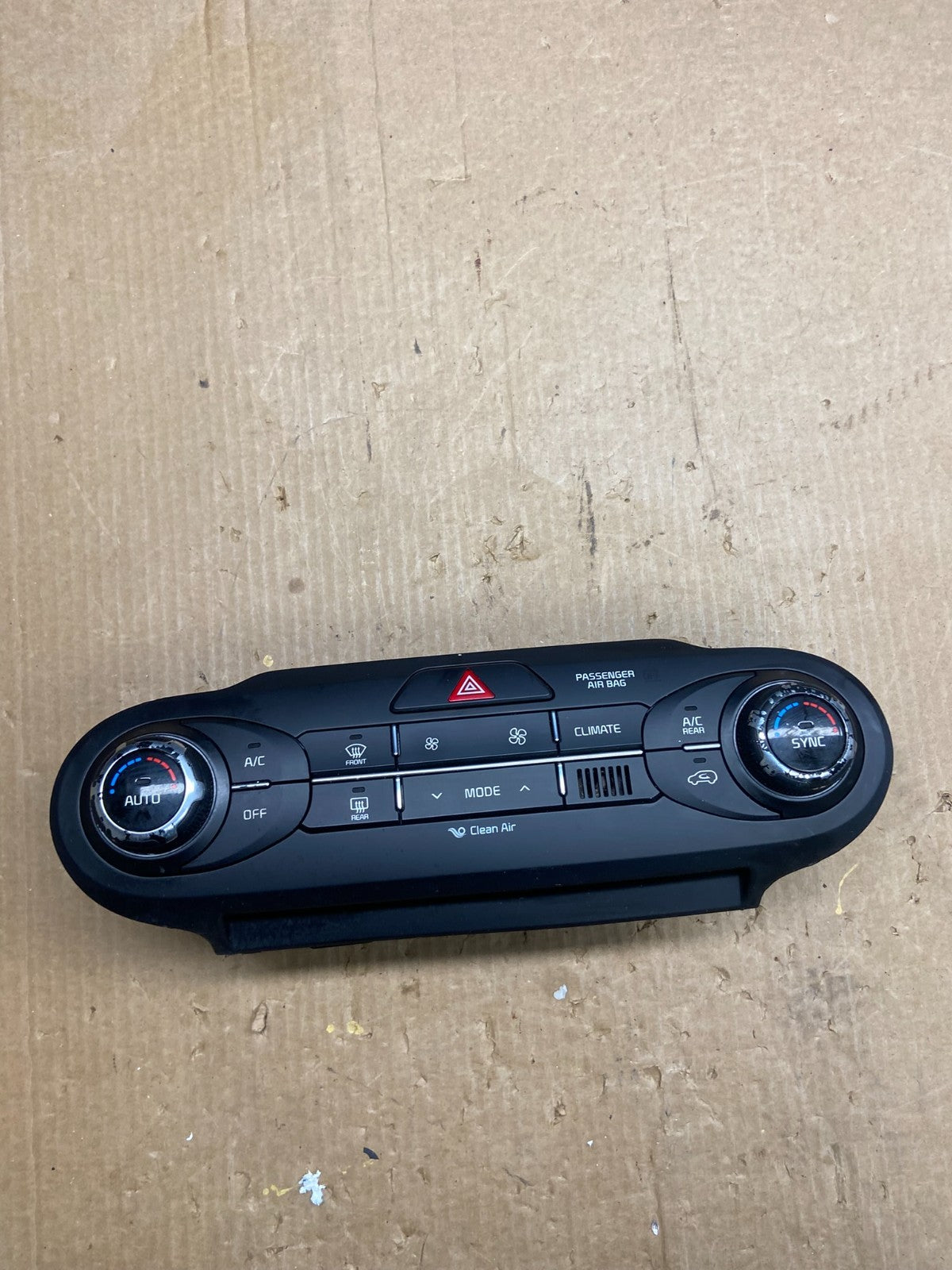 2016 to 2018 Kia Sorento Temperature AC Climate Control 97250-c6xxx  Z4233  DG0