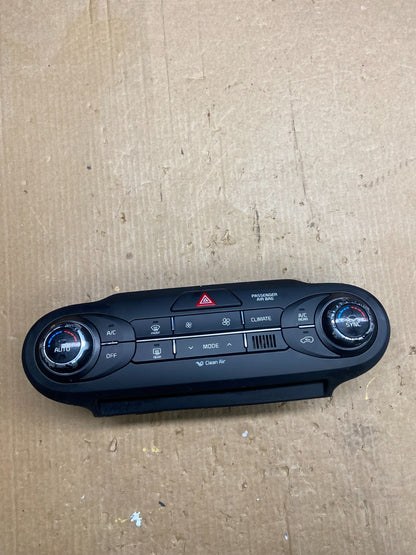 2016 to 2018 Kia Sorento Temperature AC Climate Control 97250-c6xxx  Z4233  DG0