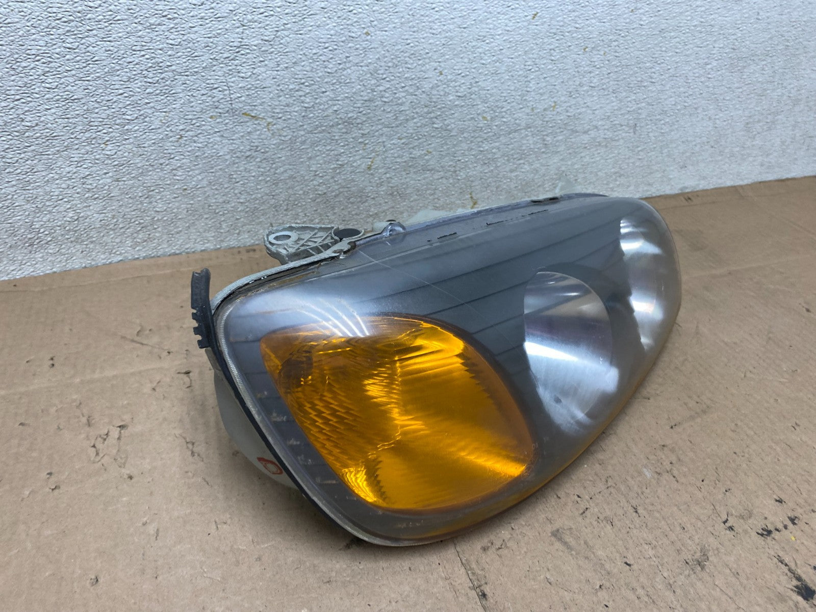 2001 2002 2003 Hyundai XG350 XG Right Passenger Headlight Halogen Oem R7747 DW2
