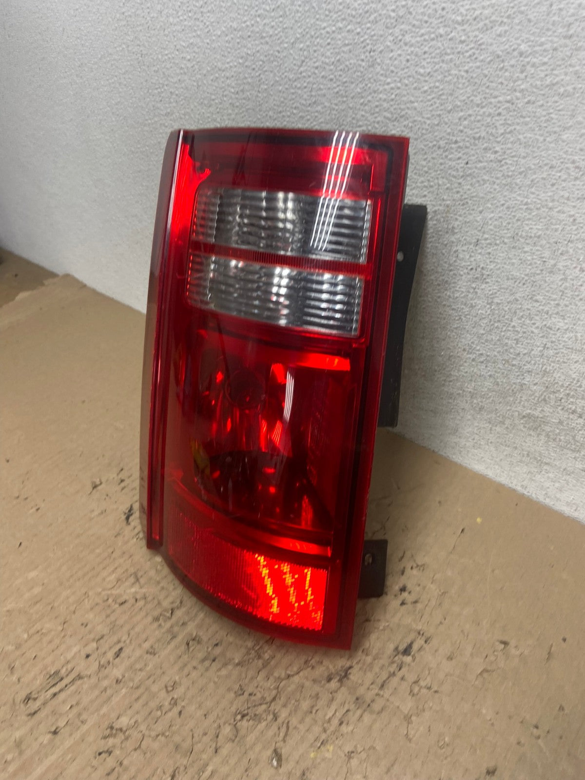 2008 to 2010 Dodge Grand Caravan Left Driver LH Side Tail Light AF7090 LK1